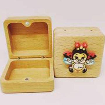 Picture of EXTRA SMALL CASE SQUARE FLYING LADYBIRD